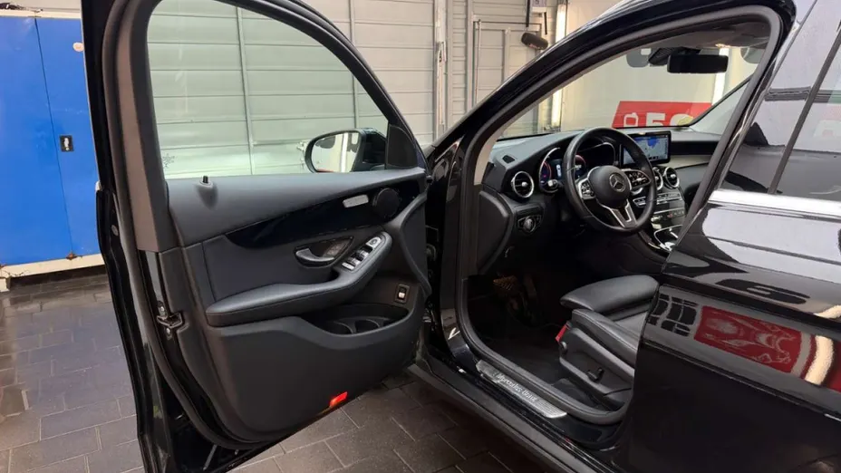 MERCEDES-BENZ GLC -