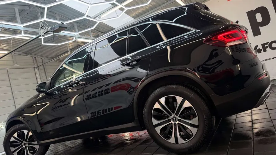 MERCEDES-BENZ GLC -