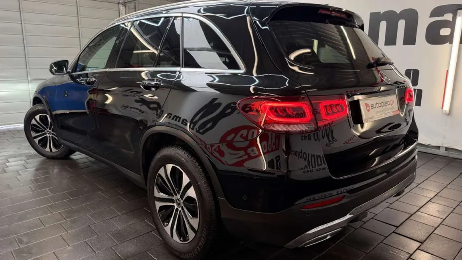 MERCEDES-BENZ GLC -