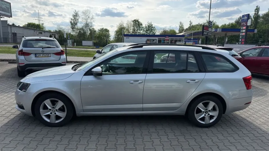 SKODA Octavia -