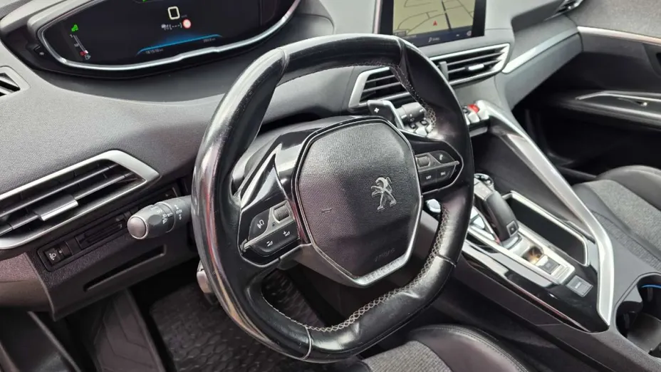 PEUGEOT 3008 -