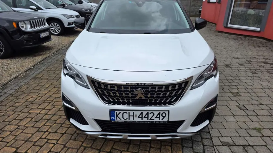 PEUGEOT 3008 -