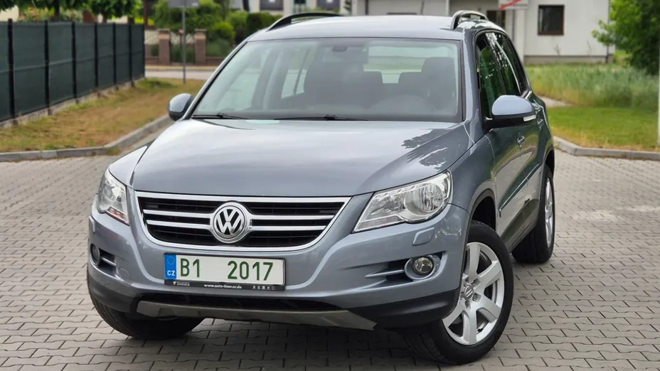 VOLKSWAGEN Tiguan -