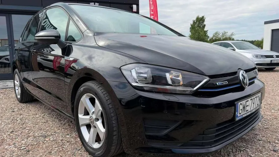 VOLKSWAGEN Golf Sportsvan -