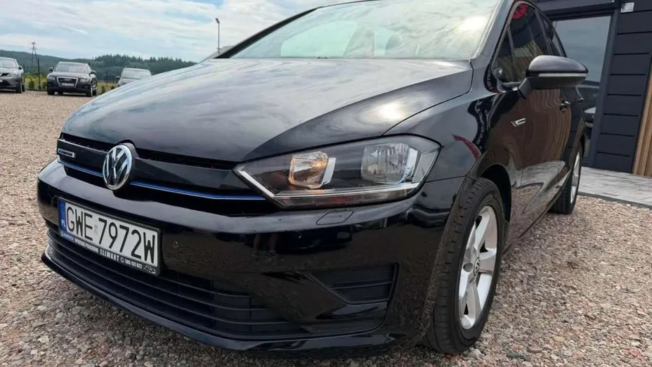 VOLKSWAGEN Golf Sportsvan -
