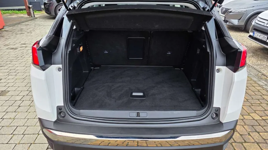 PEUGEOT 3008 -