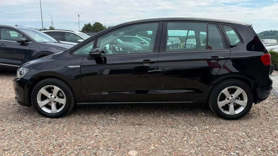 VOLKSWAGEN Golf Sportsvan -