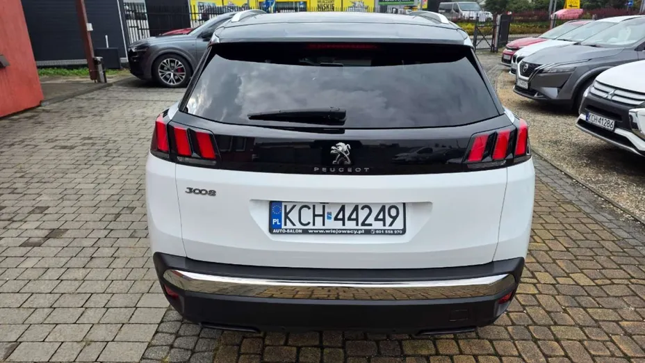 PEUGEOT 3008 -