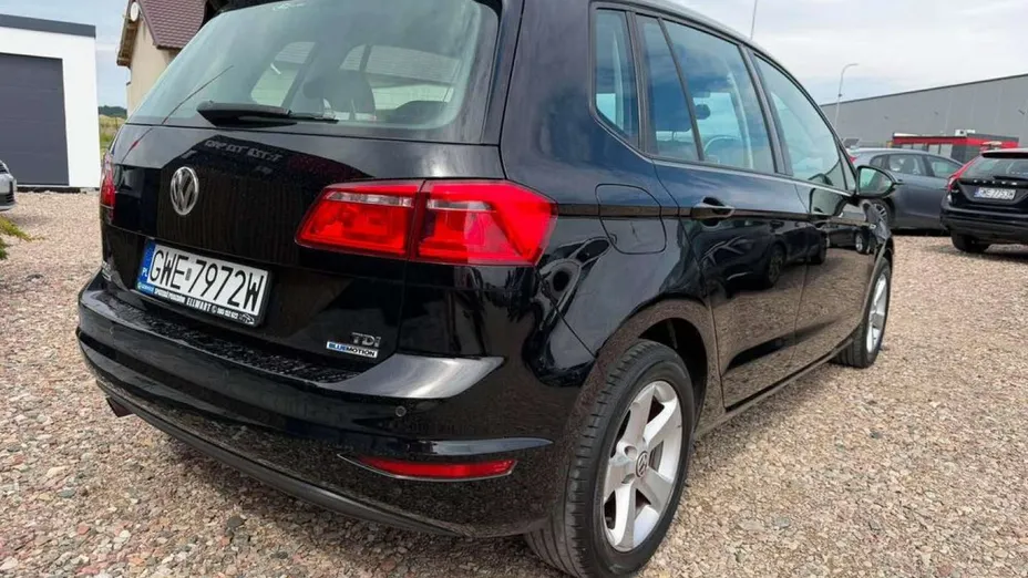 VOLKSWAGEN Golf Sportsvan -
