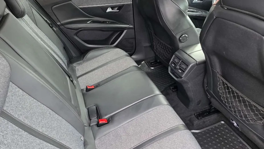 PEUGEOT 3008 -