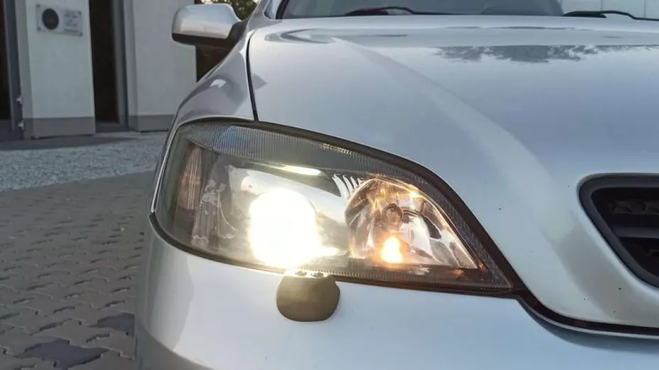 OPEL Astra -