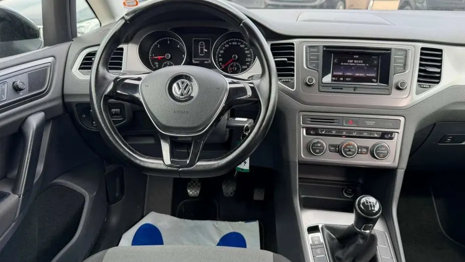 VOLKSWAGEN Golf Sportsvan -