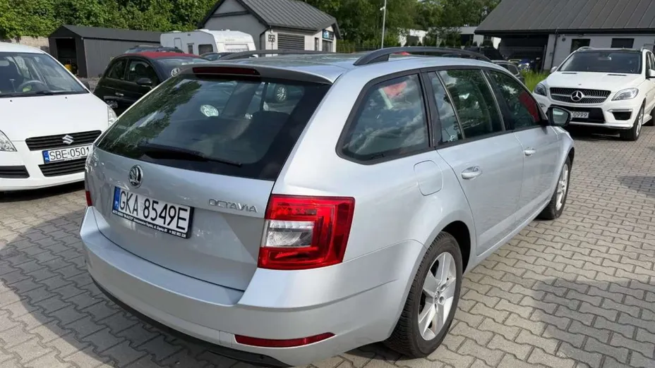 SKODA Octavia -