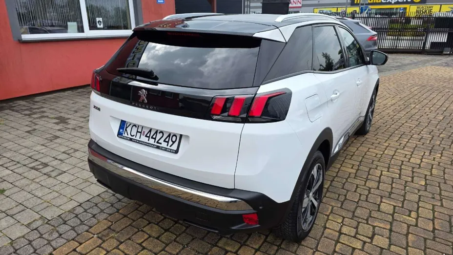 PEUGEOT 3008 -