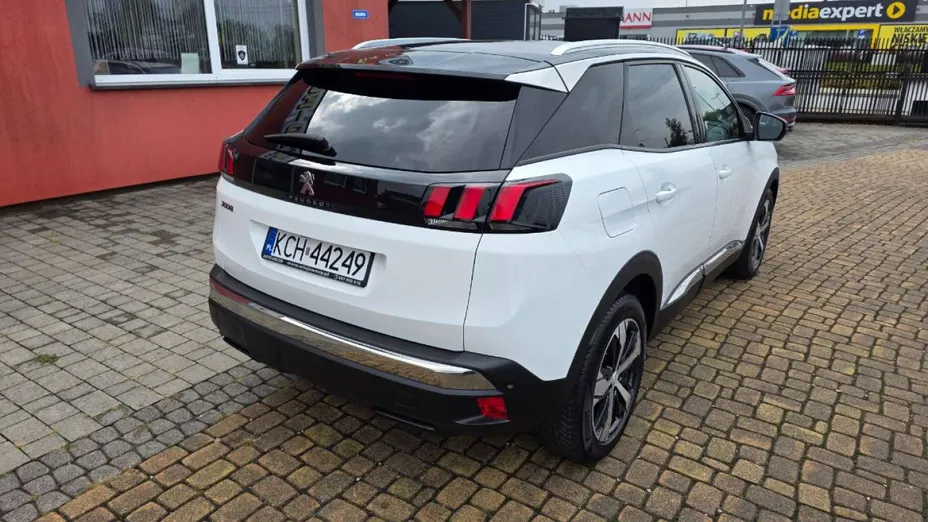 PEUGEOT 3008 -