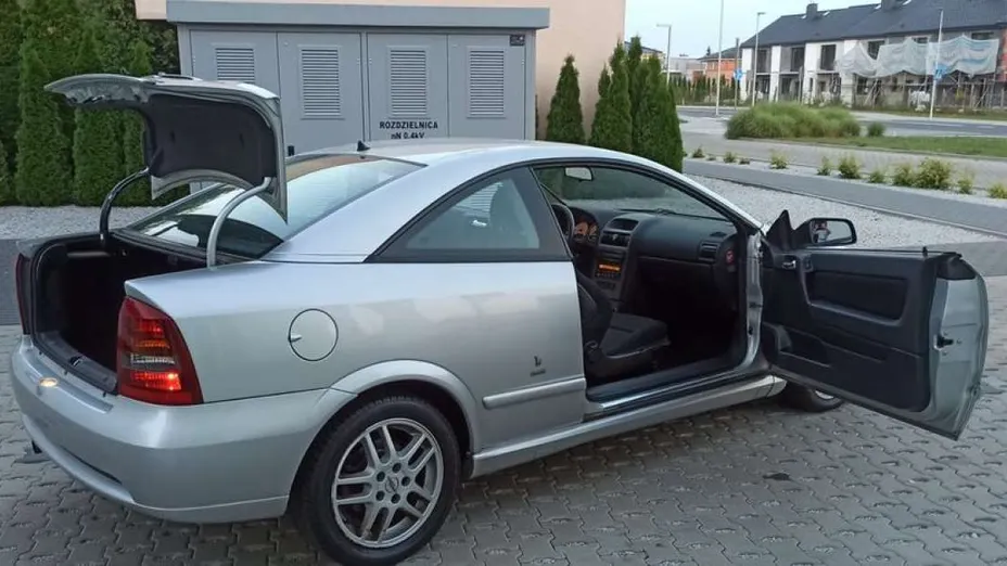 OPEL Astra -
