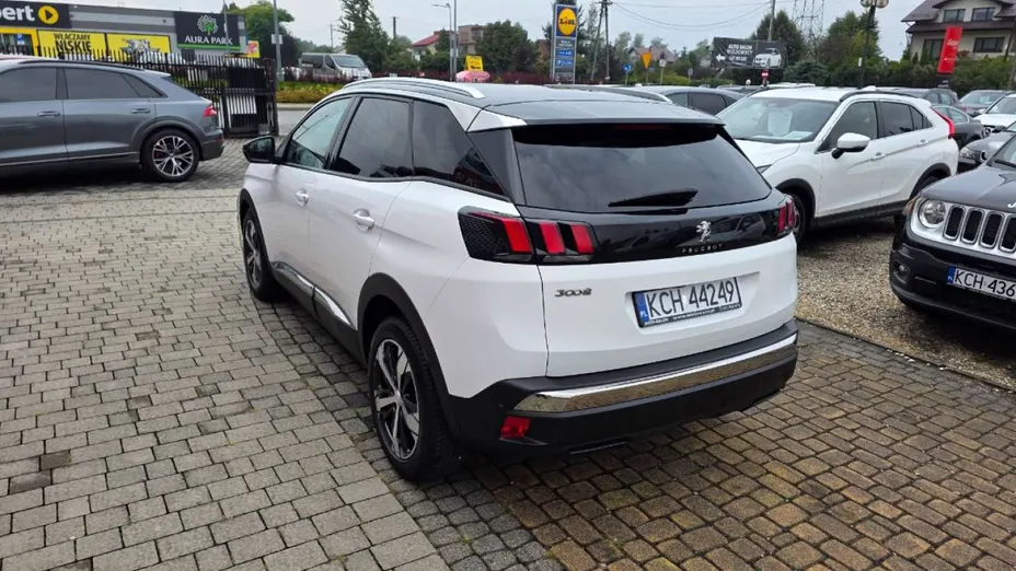 PEUGEOT 3008 -