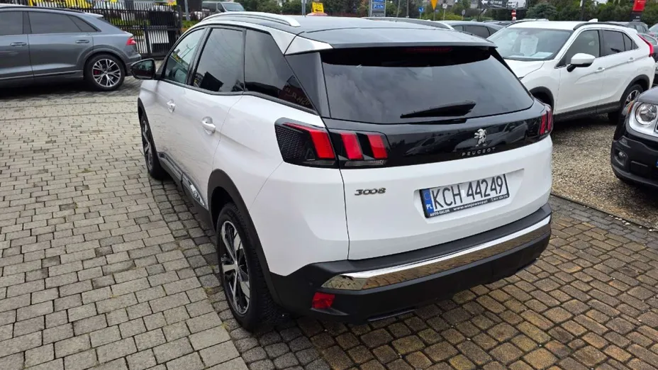 PEUGEOT 3008 -