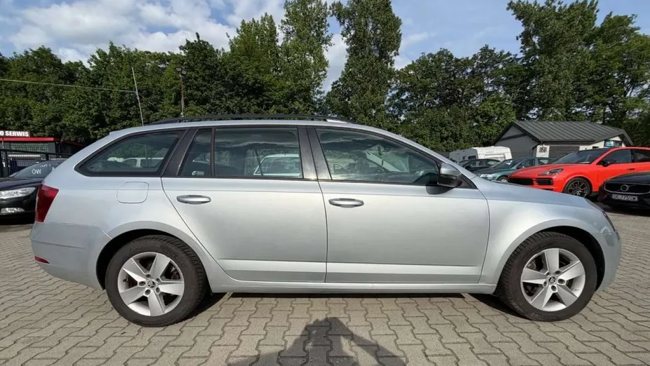 SKODA Octavia -