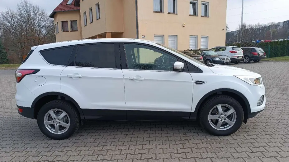 FORD Kuga -
