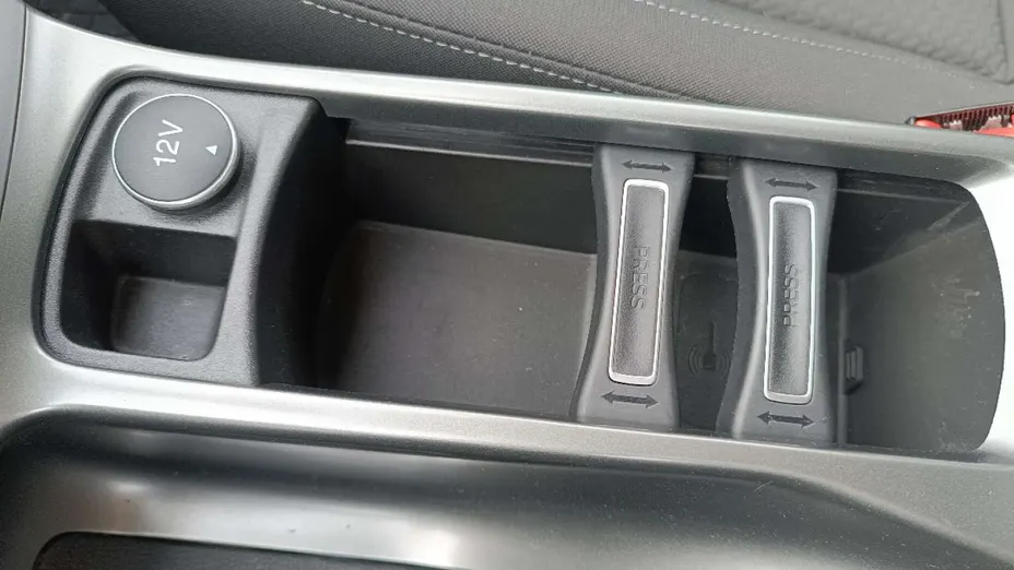 FORD Kuga -