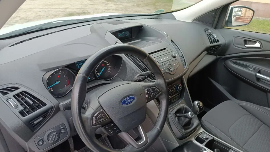 FORD Kuga -
