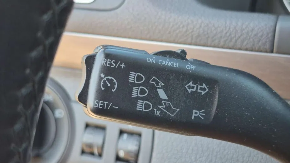 VOLKSWAGEN Touran -