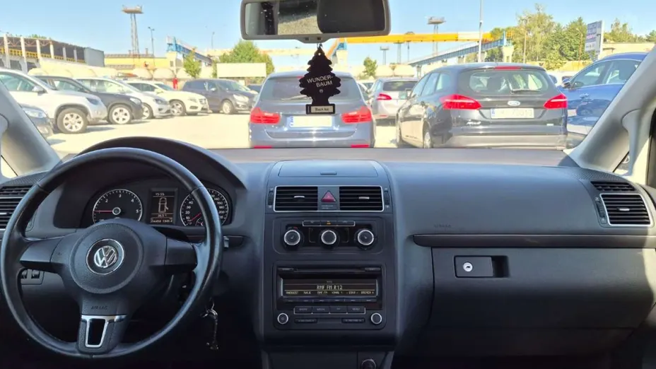 VOLKSWAGEN Touran -