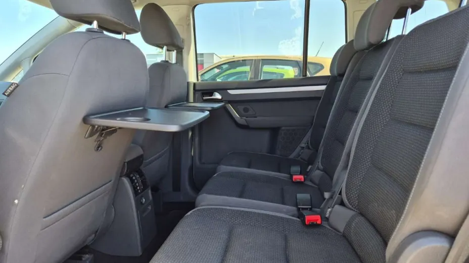 VOLKSWAGEN Touran -
