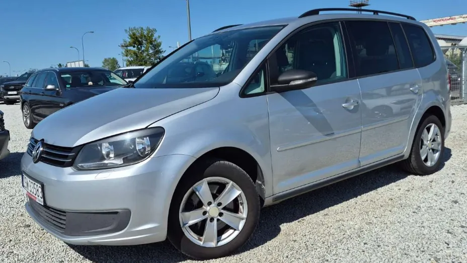 VOLKSWAGEN Touran -