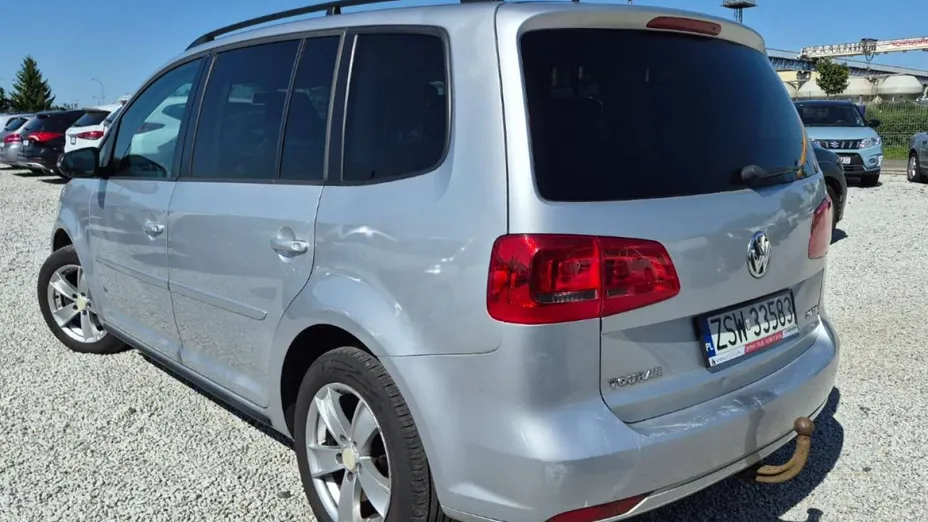 VOLKSWAGEN Touran -