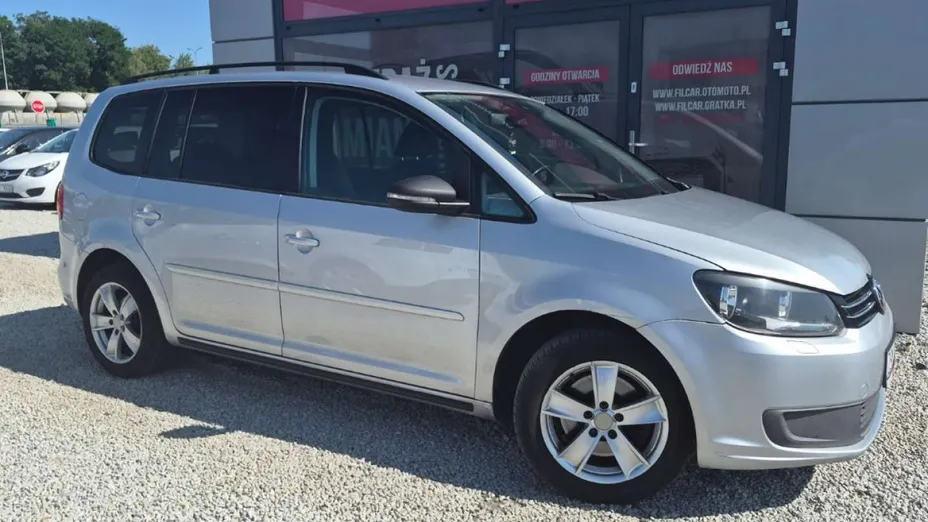 VOLKSWAGEN Touran -
