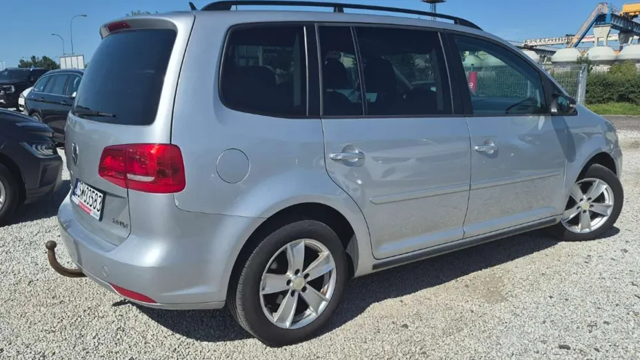VOLKSWAGEN Touran -