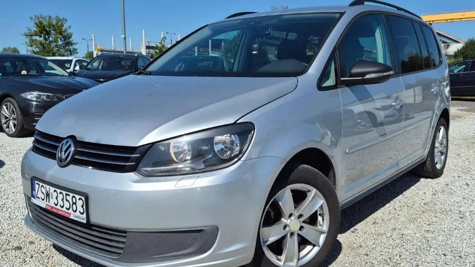 VOLKSWAGEN Touran -