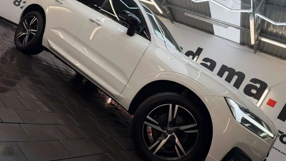VOLVO XC60 -
