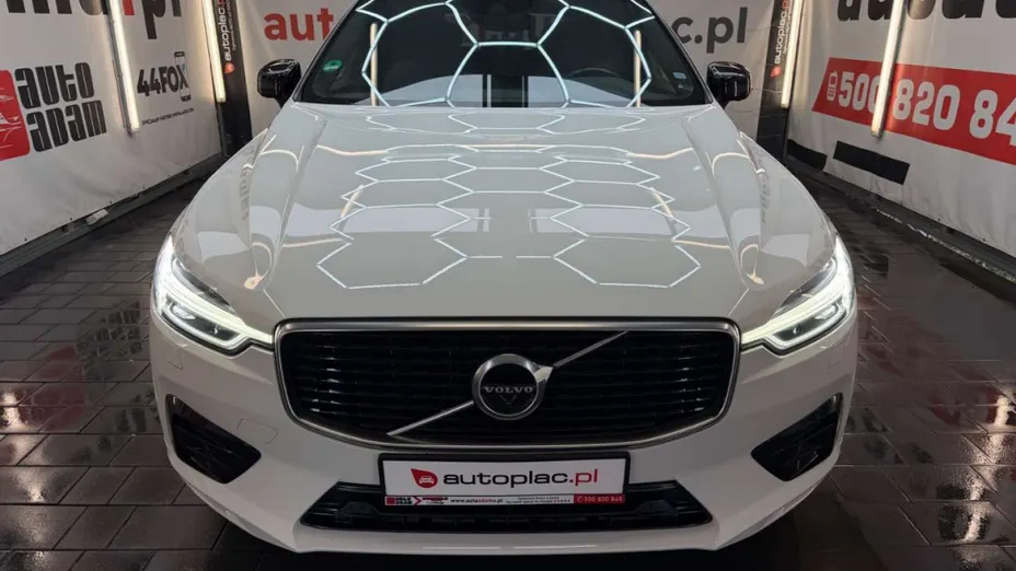 VOLVO XC60 -