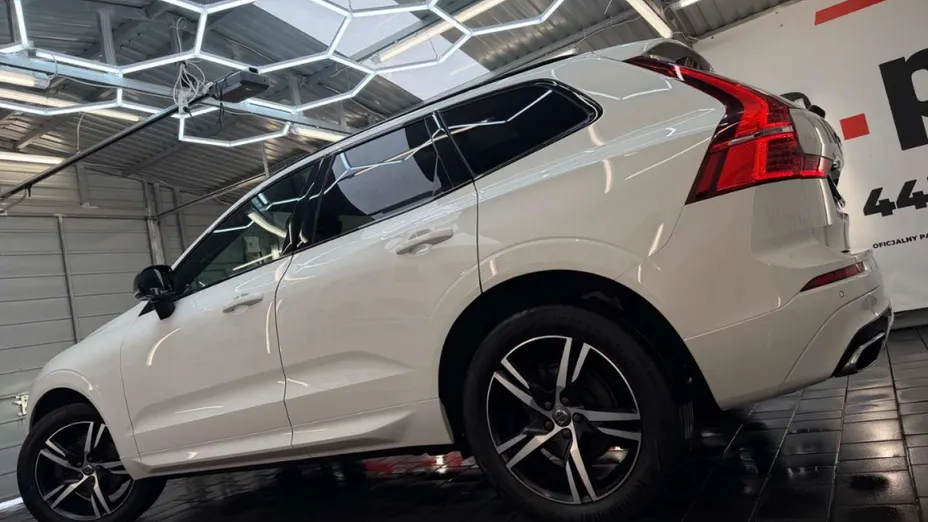 VOLVO XC60 -
