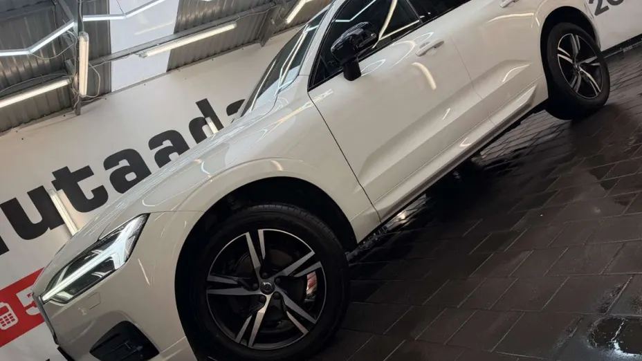 VOLVO XC60 -