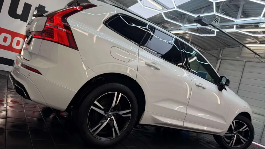 VOLVO XC60 -