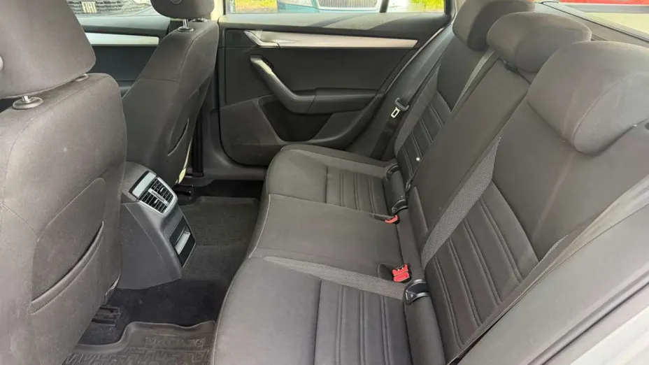 SKODA Octavia -