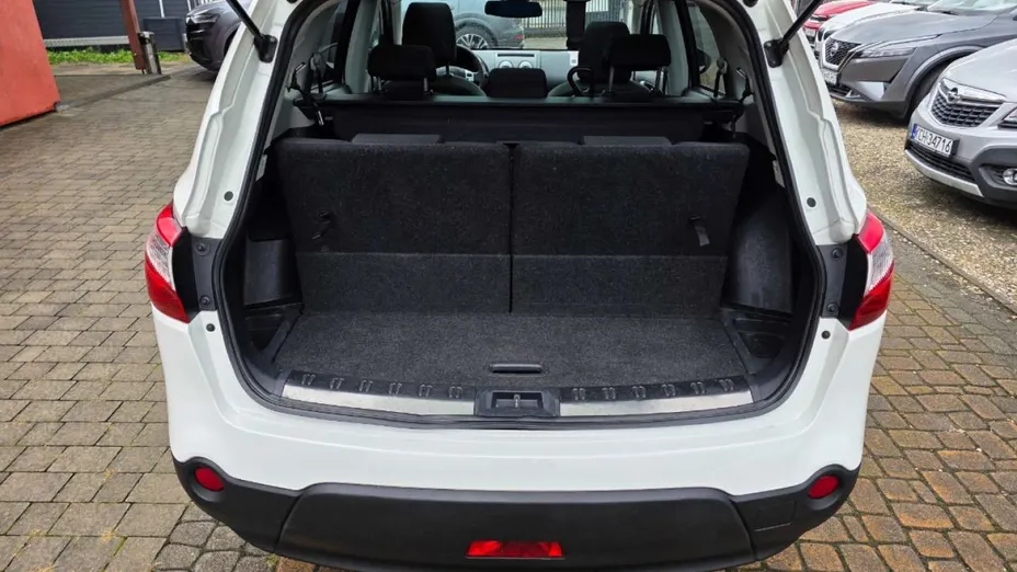 NISSAN Qashqai+2 -