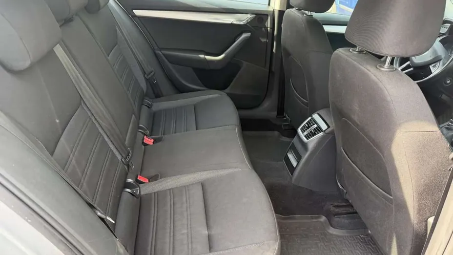 SKODA Octavia -