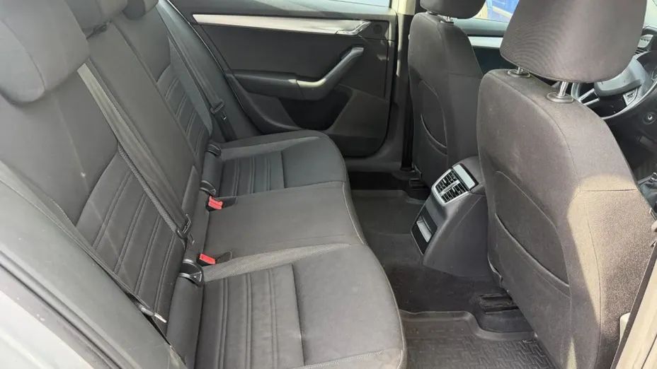 SKODA Octavia -
