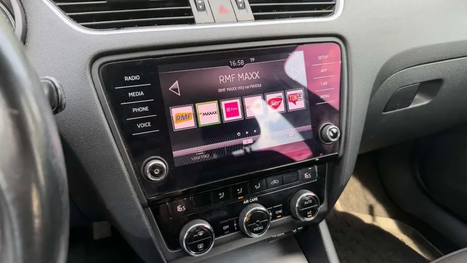 SKODA Octavia -