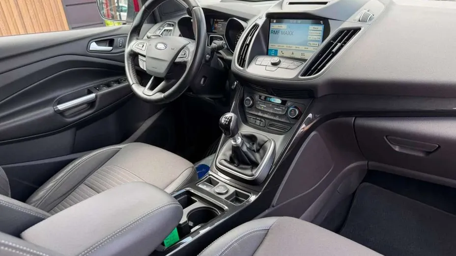 FORD Kuga -