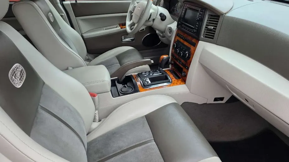 JEEP Grand Cherokee -