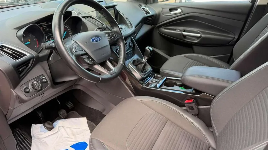 FORD Kuga -