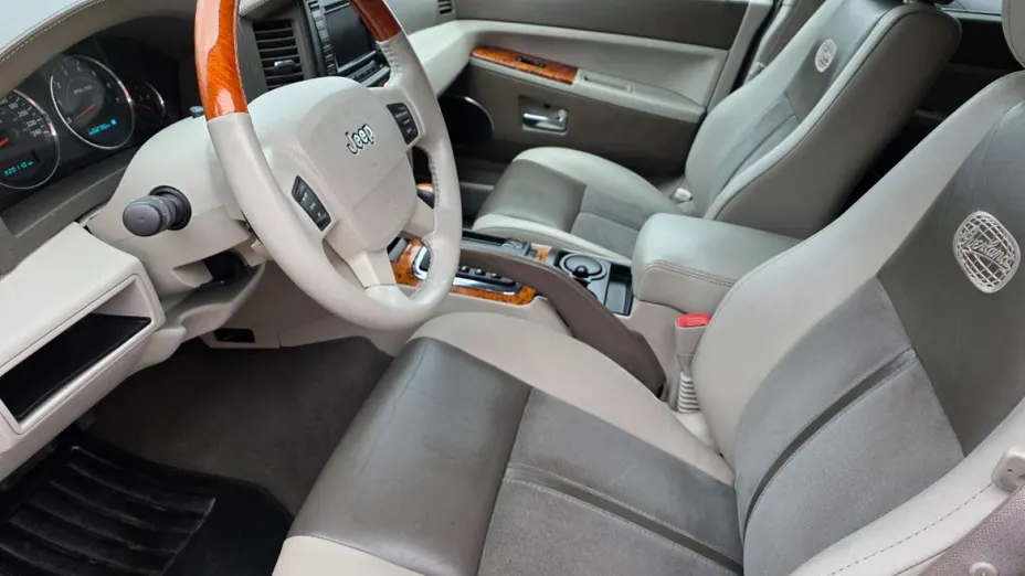 JEEP Grand Cherokee -