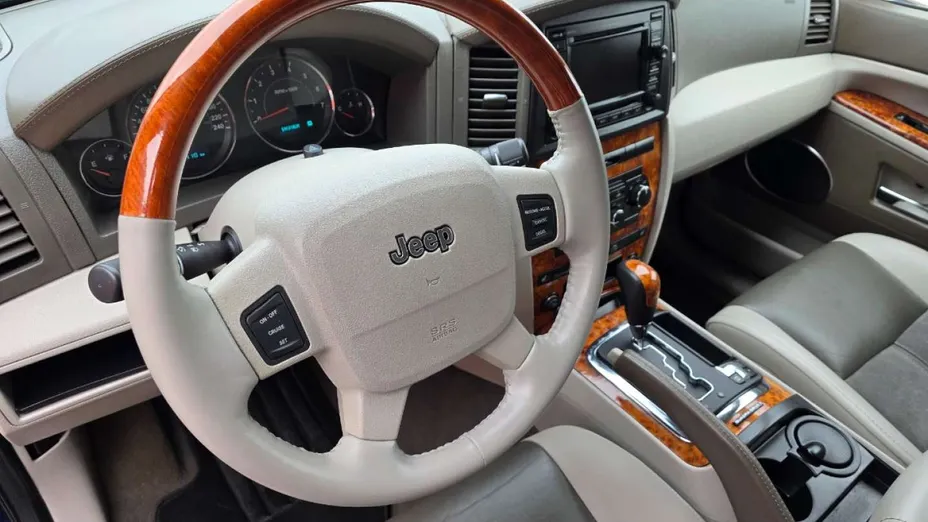 JEEP Grand Cherokee -