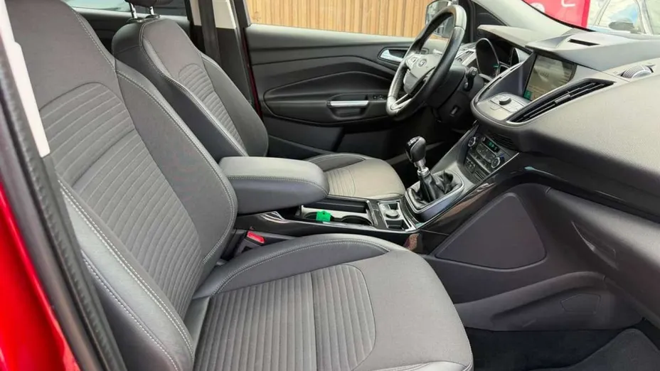 FORD Kuga -
